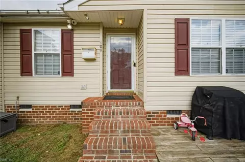 Exterior - 600 Dale St, Hampton, VA 23661 photo 3 of 7