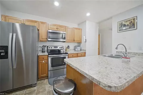 Kitchen - 600 Dale St, Hampton, VA 23661 photo 2 of 3