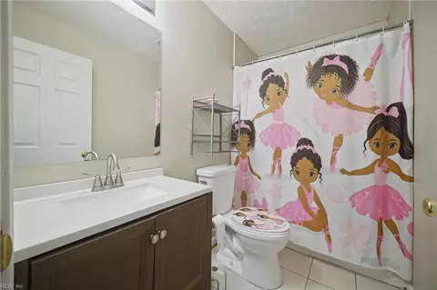 Bath - 600 Dale St, Hampton, VA 23661 photo 1 of 4