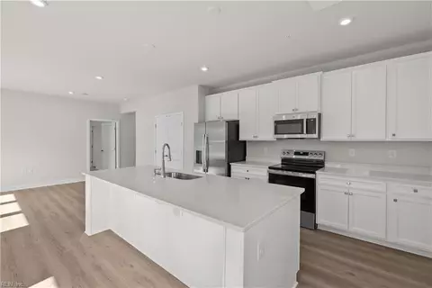 7102 Bridgeway Dr #102, Suffolk, VA 23435