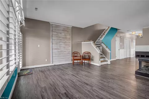 Living - 1030 Porte Harbour Arch Arch, Hampton, VA 23664 photo 1 of 2
