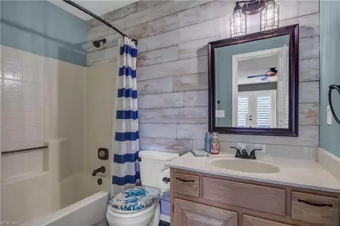 Bath - 1030 Porte Harbour Arch Arch, Hampton, VA 23664 photo 1 of 2