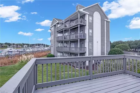 Exterior - 1030 Porte Harbour Arch Arch, Hampton, VA 23664 photo 5 of 5