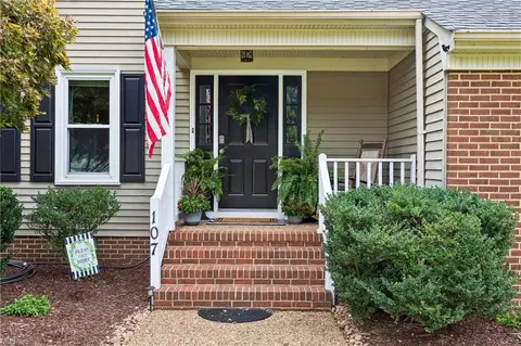 107 Allen Harris Dr, Yorktown, VA 23692