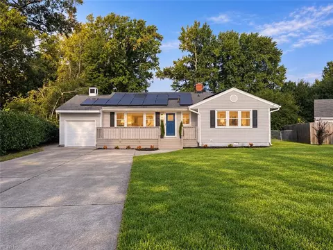 3077 Belle Haven Dr, Virginia Beach, VA 23452