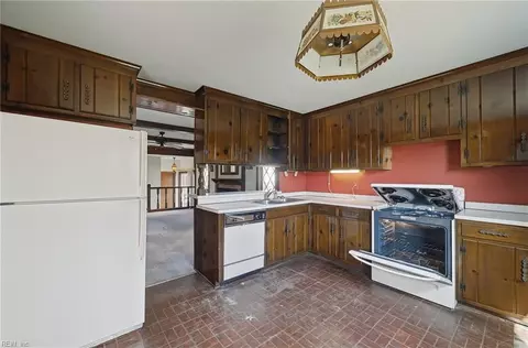 Kitchen - 65 Tide Mill Ln, Hampton, VA 23666 photo 1 of 2