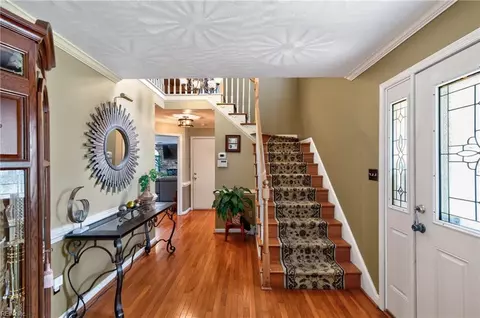 Entry Way - 140 Pine Crk, Hampton, VA 23669 photo 1 of 2