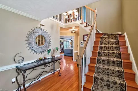 Entry Way - 140 Pine Crk, Hampton, VA 23669 photo 2 of 2