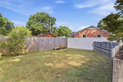 Exterior - 349 Bartell Dr, Chesapeake, VA 23322 photo 10 of 10