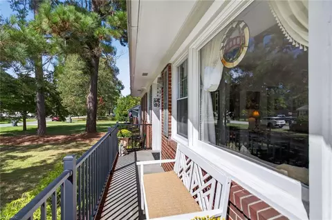 Exterior - 302 Jordan Dr, Smithfield, VA 23430 photo 2 of 10
