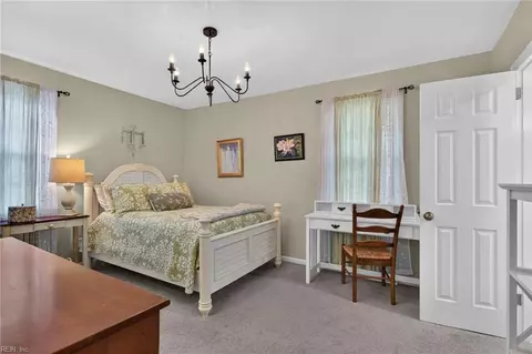 Bedroom - 302 Jordan Dr, Smithfield, VA 23430 photo 5 of 6