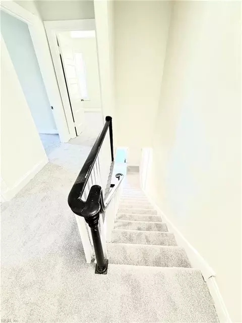 Entry Way - 709 E Mercury Blvd, Hampton, VA 23663 photo 2 of 3