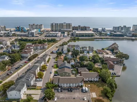 414 9th St, Virginia Beach, VA 23451