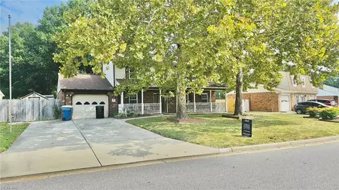 3704 Summer Pl, Virginia Beach, VA 23453