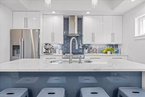 Kitchen - 19 Brough Ln #3, Hampton, VA 23669 photo 6 of 6
