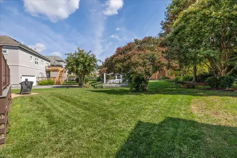 Exterior - 19 Brough Ln #3, Hampton, VA 23669 photo 3 of 8