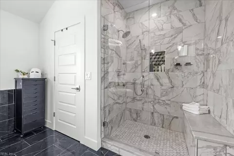Bath - 19 Brough Ln #3, Hampton, VA 23669 photo 4 of 4