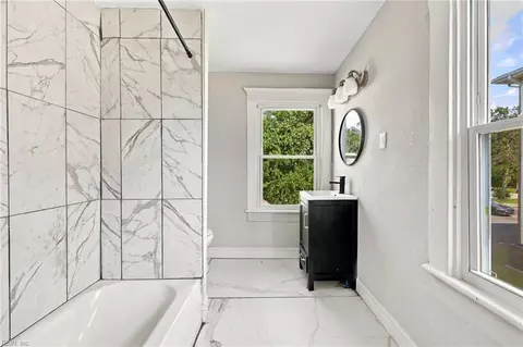 Bath - 607 E Pembroke Ave, Hampton, VA 23669 photo 3 of 4