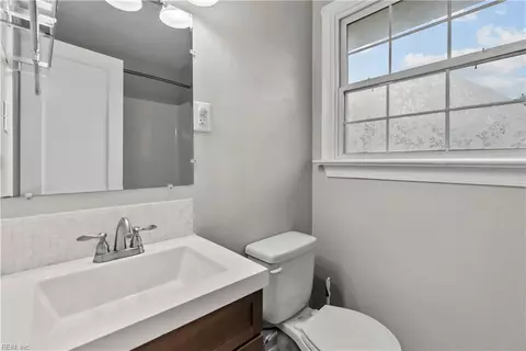 Bath - 929 Foley Dr, Williamsburg, VA 23185 photo 2 of 4
