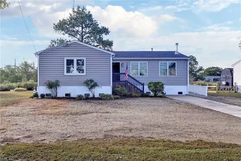 18 Ridge Rd, Poquoson, VA 23662
