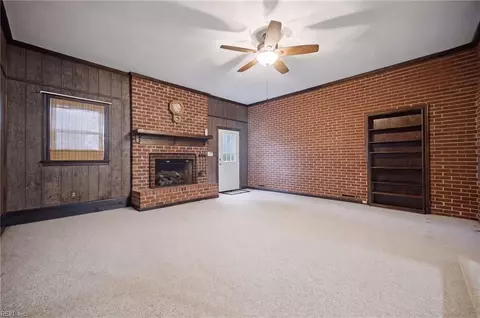 Living - 2600 Janson Dr, Chesapeake, VA 23321 photo 2 of 6