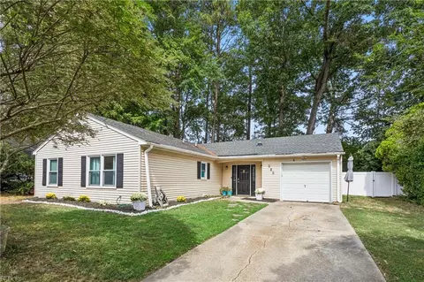 585 Minuteman Dr, Newport News, VA 23602