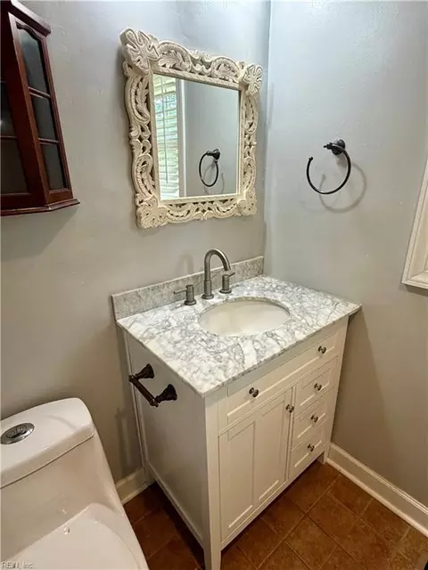 Bath - 1452 E Pembroke Ave, Hampton, VA 23663 photo 2 of 6