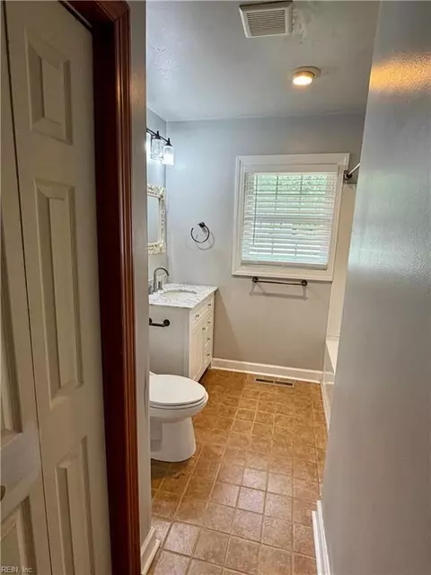 Bath - 1452 E Pembroke Ave, Hampton, VA 23663 photo 1 of 6