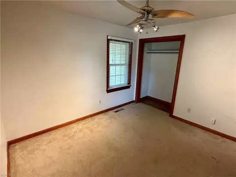 Bedroom - 1452 E Pembroke Ave, Hampton, VA 23663 photo 5 of 6
