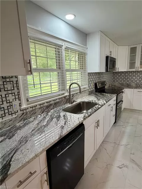 Kitchen - 1452 E Pembroke Ave, Hampton, VA 23663 photo 4 of 4