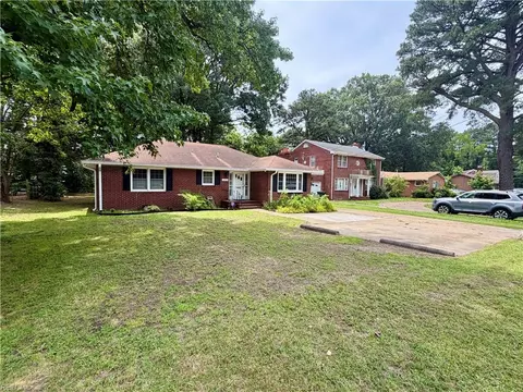 Exterior - 1452 E Pembroke Ave, Hampton, VA 23663 photo 3 of 6