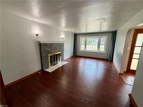 Living - 1452 E Pembroke Ave, Hampton, VA 23663 photo 2 of 4