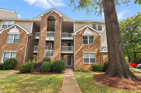 782 Windbrook Cir #306, Newport News, VA 23602
