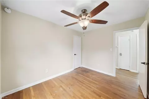 Bedroom - 10 Eastlawn Dr, Hampton, VA 23664 photo 3 of 10