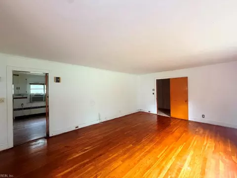 Living - 30492 Boston Rd, Accomack County, VA 23422 photo 1 of 1