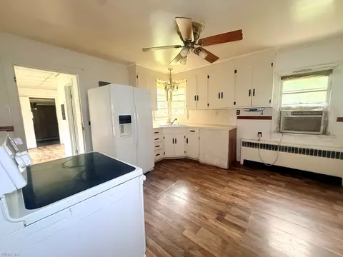 Kitchen - 30492 Boston Rd, Accomack County, VA 23422 photo 1 of 3