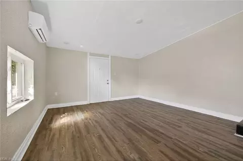 Living - 406 S Armistead Ave, Hampton, VA 23669 photo 7 of 8
