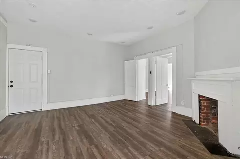 Living - 406 S Armistead Ave, Hampton, VA 23669 photo 6 of 8