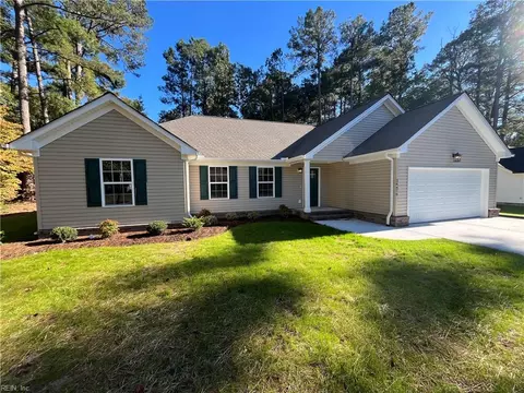 26470 Pine Hvn, Courtland, VA 23837