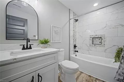 Bath - 1085 Cascade Blvd, Chesapeake, VA 23324 photo 2 of 2