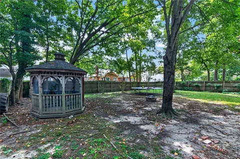 Exterior - 216 Admiral Ct, Hampton, VA 23669 photo 8 of 8
