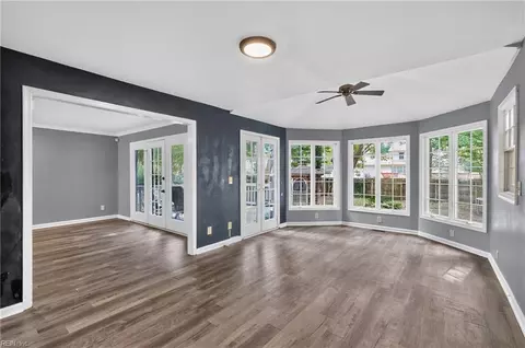 Living - 216 Admiral Ct, Hampton, VA 23669 photo 4 of 4