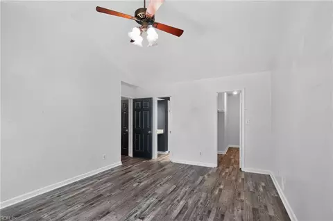 Entry Way - 216 Admiral Ct, Hampton, VA 23669 photo 11 of 12