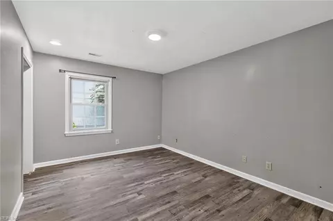 Bedroom - 216 Admiral Ct, Hampton, VA 23669 photo 1 of 4