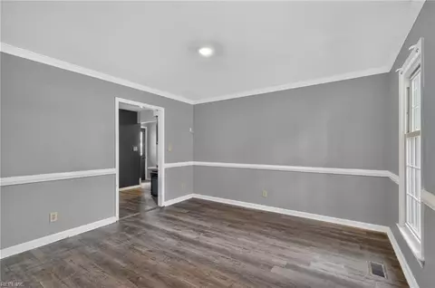 Entry Way - 216 Admiral Ct, Hampton, VA 23669 photo 9 of 12