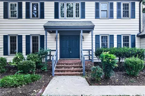 Exterior - 216 Admiral Ct, Hampton, VA 23669 photo 4 of 8