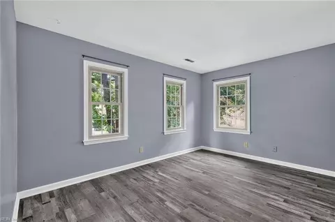 Bedroom - 216 Admiral Ct, Hampton, VA 23669 photo 3 of 4
