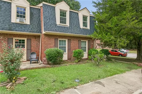 391 Circuit Ln #F, Newport News, VA 23608