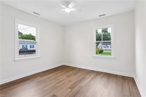 Bedroom - 23 Laurel Dr, Hampton, VA 23669 photo 1 of 2