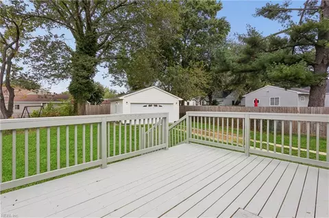Exterior - 23 Laurel Dr, Hampton, VA 23669 photo 3 of 6
